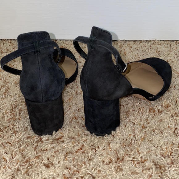 Ann Taylor Eliza round-toe suede block heels (Sz 6.5) - Picture 3 of 7
